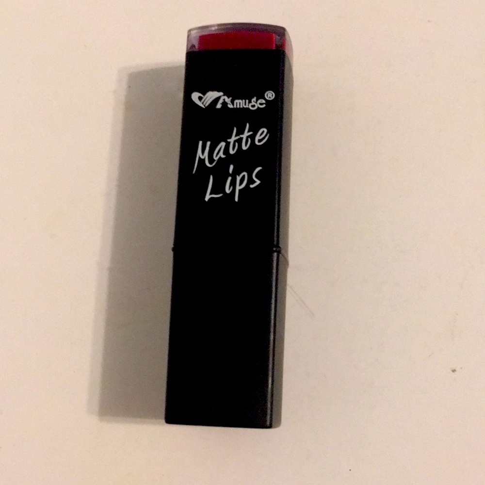 Matte Lips • Amuse • Rush Red • Free Gift